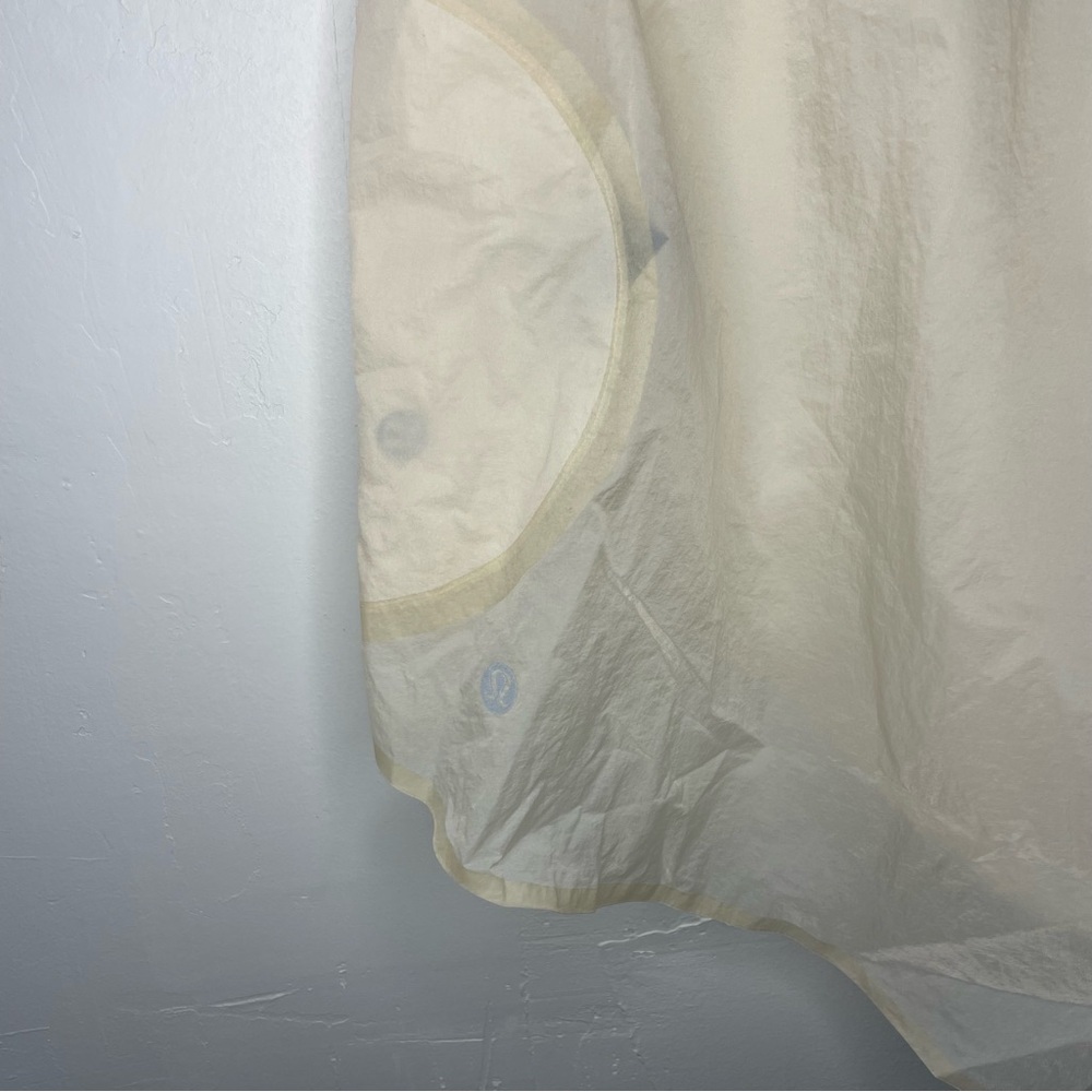 Lululemon Step Out High Rise Short 3" in White Opal - Picture 10 of 14